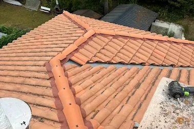 toiture-faitage-cheminee